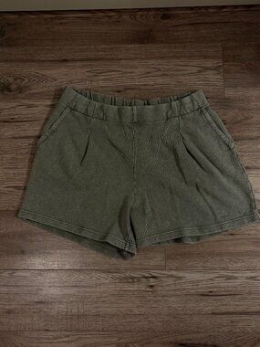 Aerie New Heights Trouser Fleece High Rise Shorts - Olive Fun / Green, Large